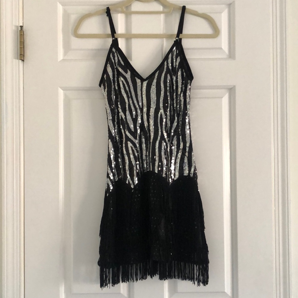 Funky sequin black & silver flapper dress!